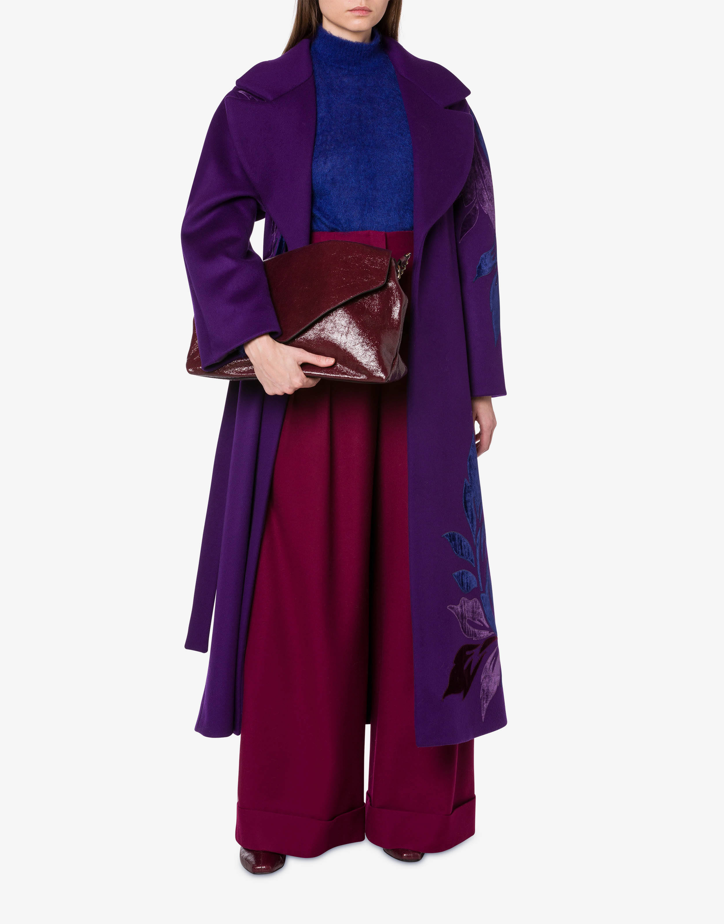 Cloth coat with velvet embroidery